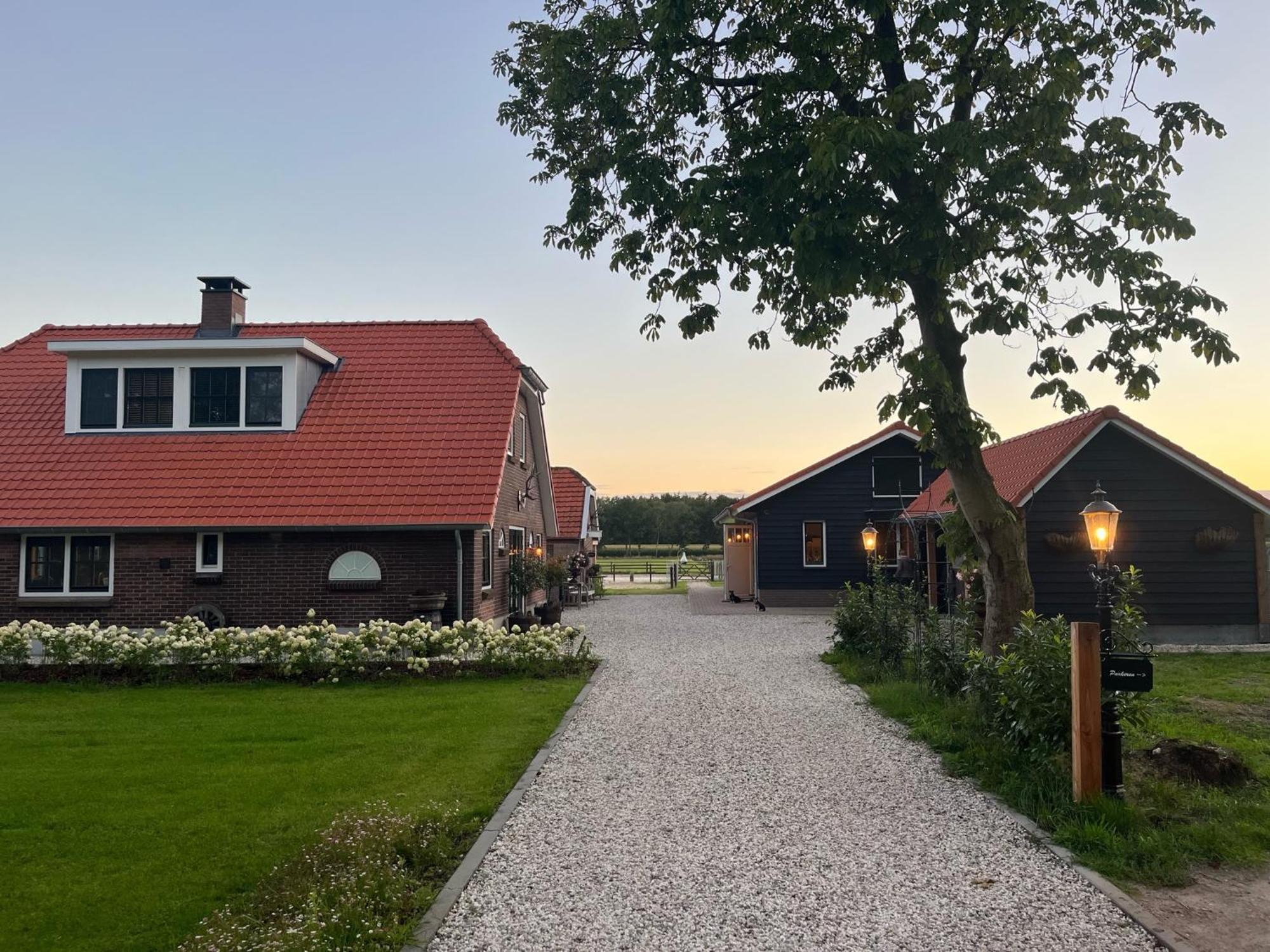 Bed & Breakfast Hoeve Happiness - Ontbijt Inbegrepen - Wellness Aanwezig 福尔特赫伊曾 外观 照片